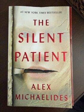 The Silent Patient by Alex Michaelides
